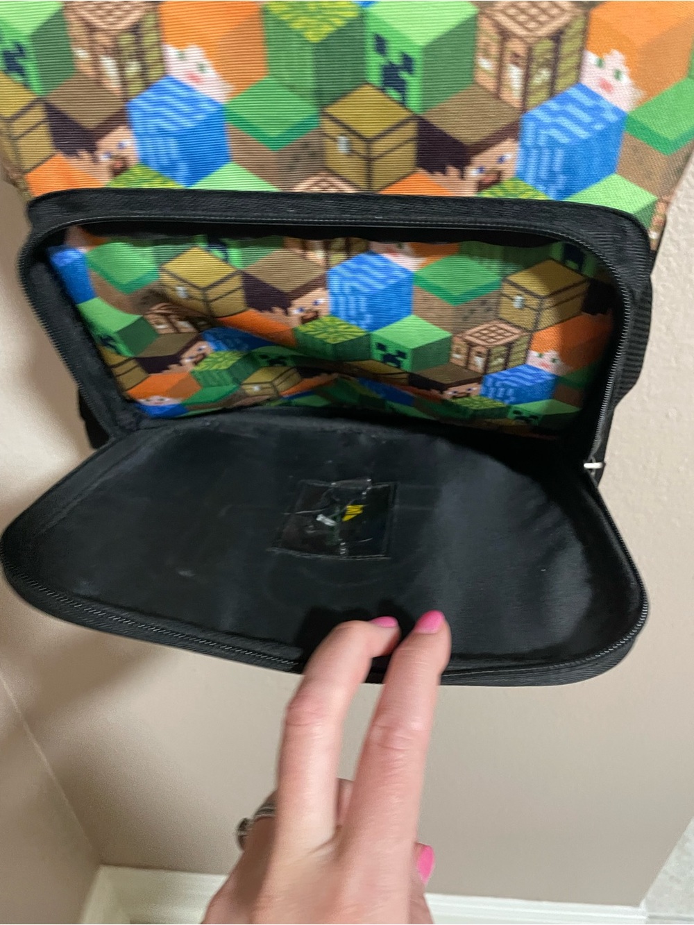 Child’s Minecraft backpack - Picture 4 of 4